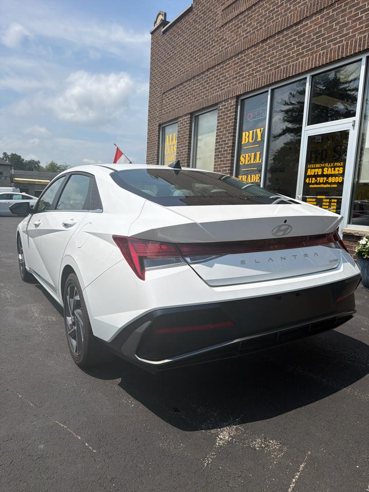 Hyundai Elantra Limited 2025