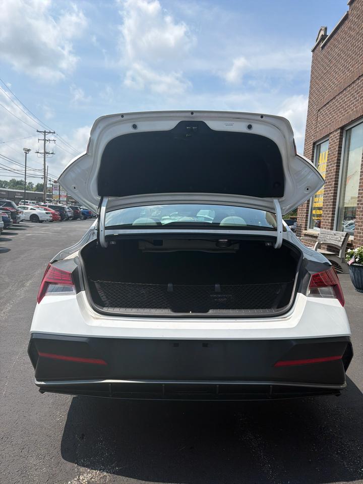 Hyundai Elantra Limited 2025