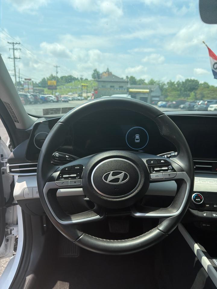 Hyundai Elantra Limited 2025