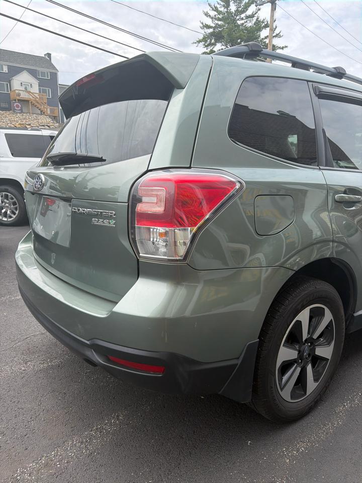 Subaru Forester 2.5i Premium PZEV CVT 2017