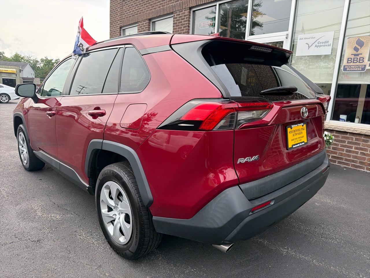 Toyota RAV4 LE 2021