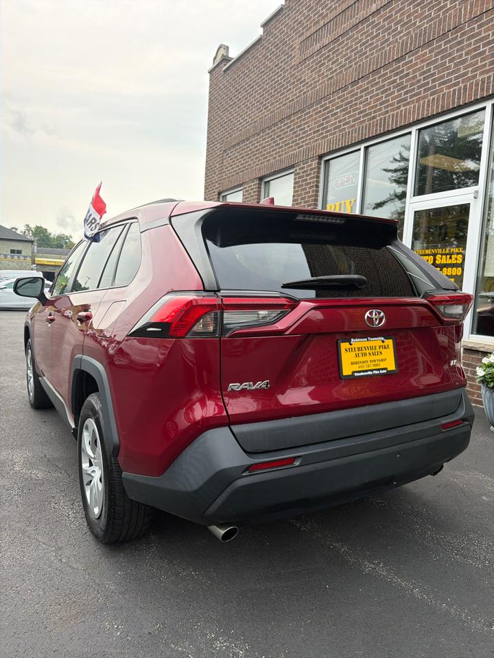 Toyota RAV4 LE 2021