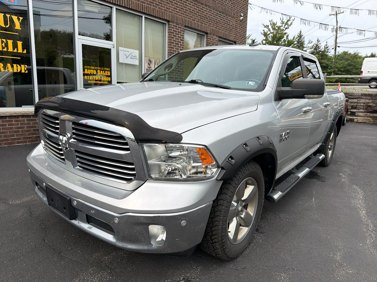 RAM 1500 SLT Crew Cab SWB 4WD 2016