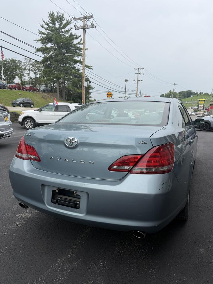 Toyota Avalon Limited 2009