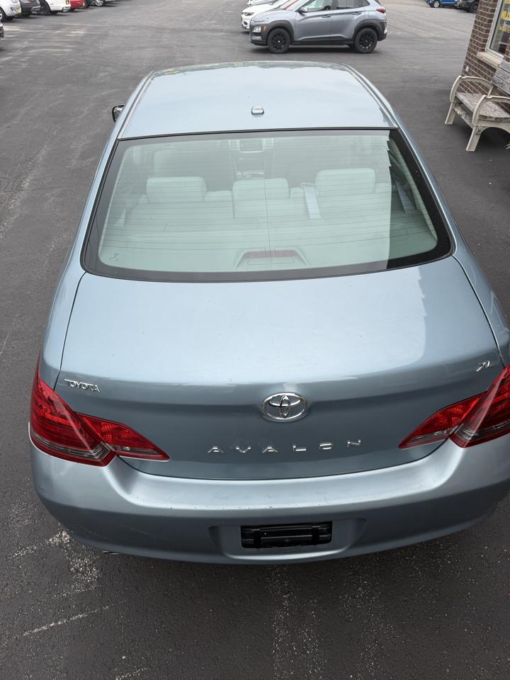 Toyota Avalon Limited 2009