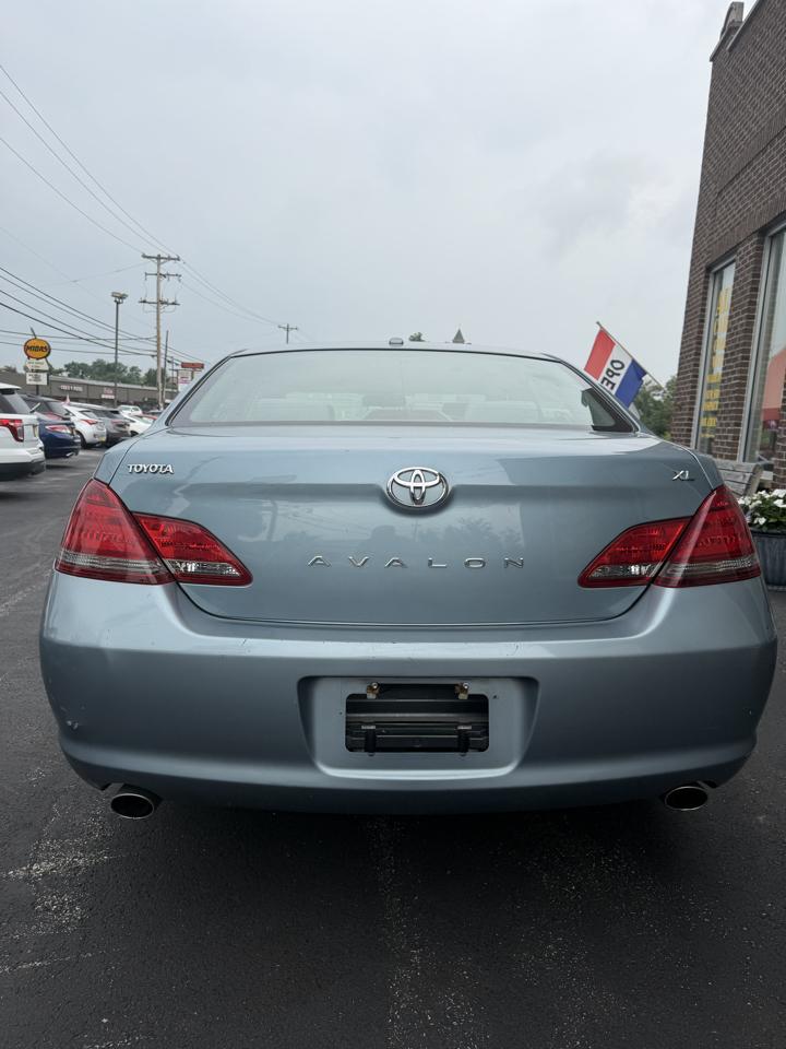 Toyota Avalon Limited 2009