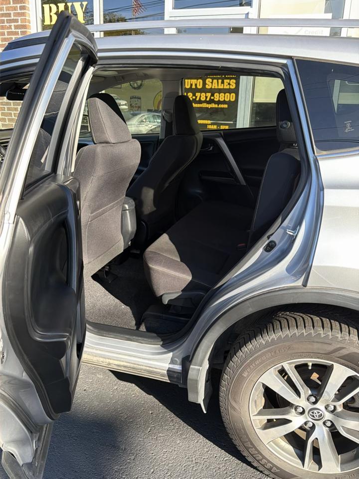 Toyota RAV4 XLE AWD 2018