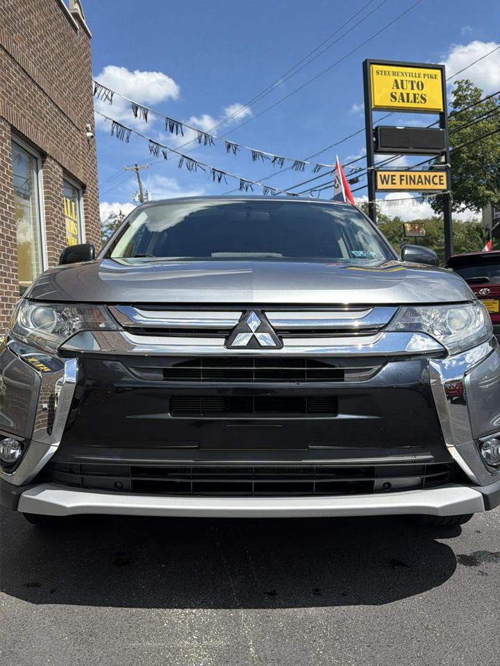 Mitsubishi Outlander ES 2WD 2016