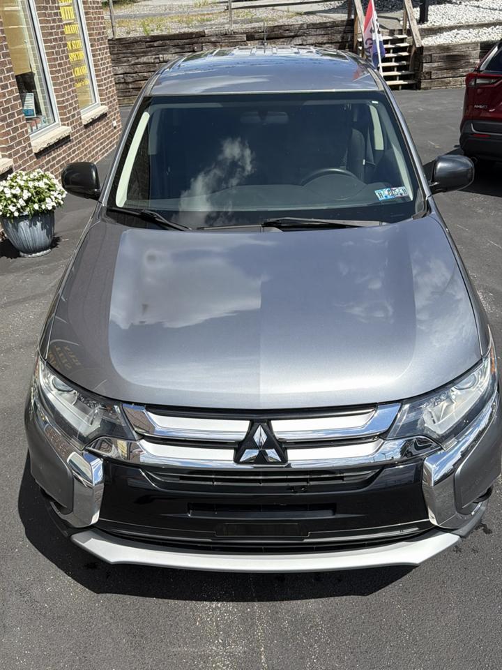 Mitsubishi Outlander ES 2WD 2016