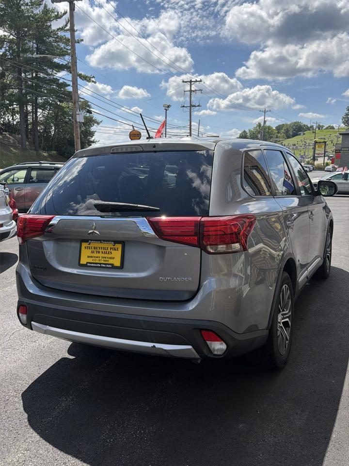 Mitsubishi Outlander ES 2WD 2016