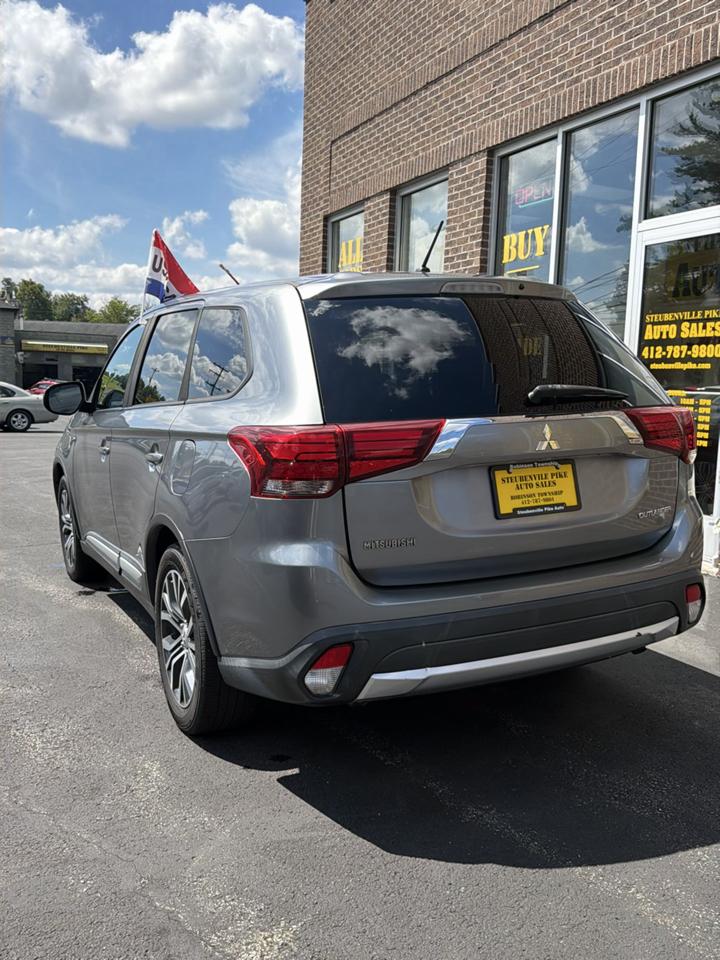 Mitsubishi Outlander ES 2WD 2016