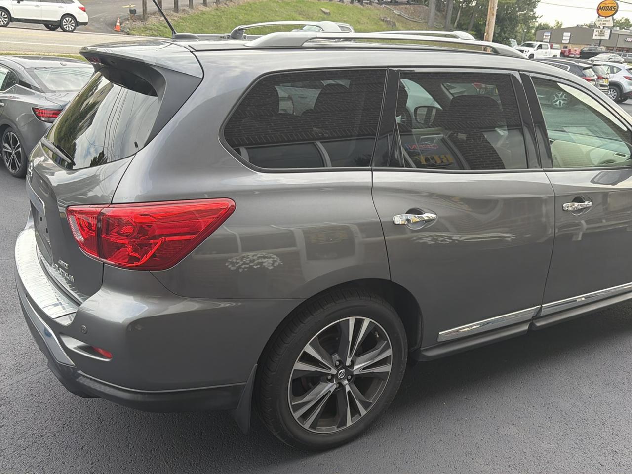 Nissan Pathfinder Platinum 4WD 2017