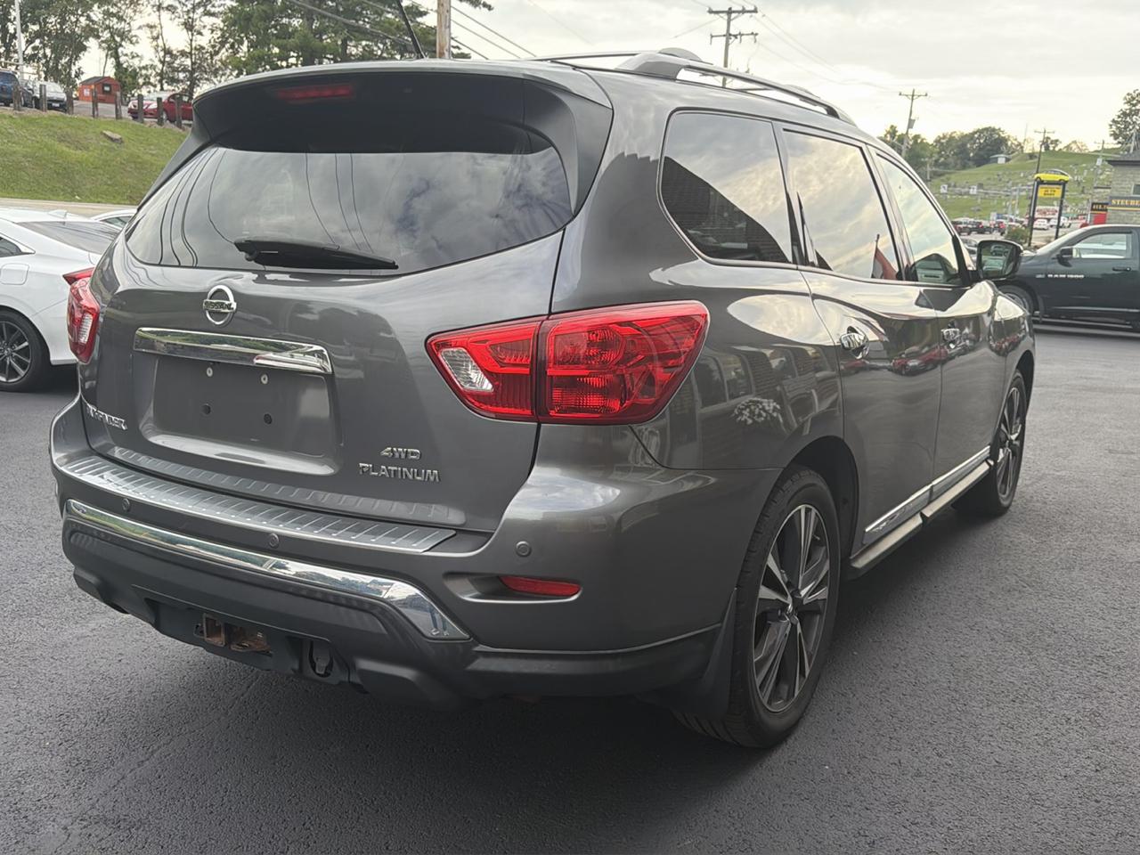 Nissan Pathfinder Platinum 4WD 2017