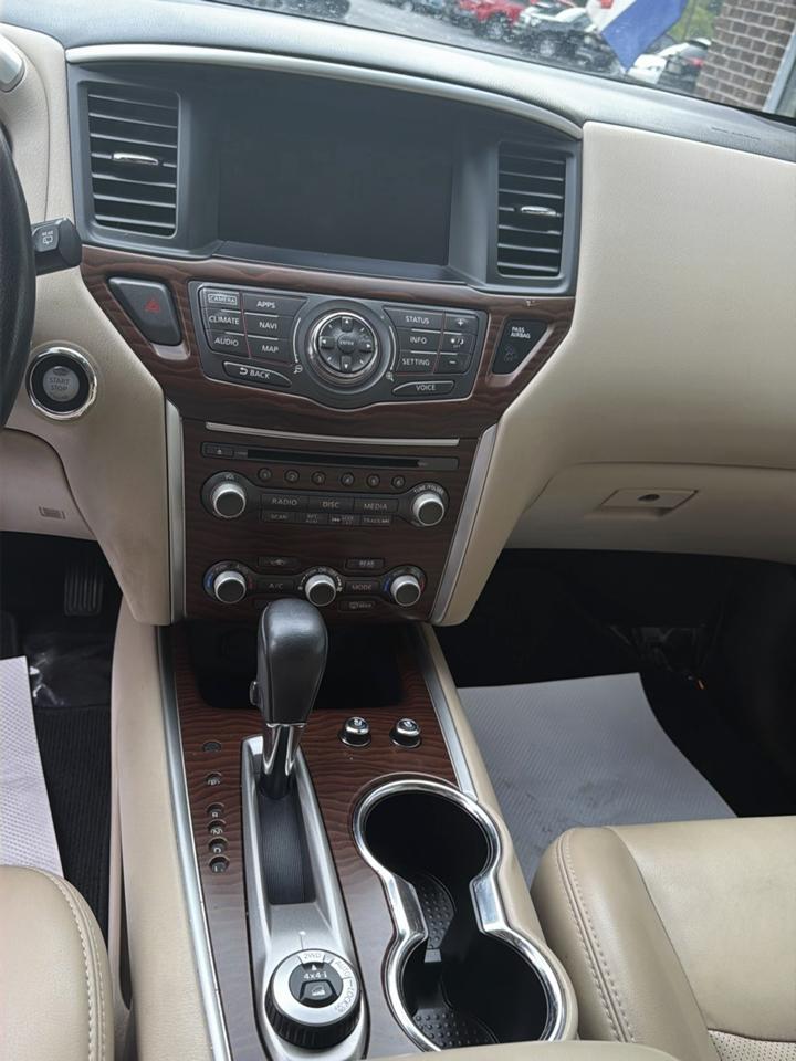 Nissan Pathfinder Platinum 4WD 2017