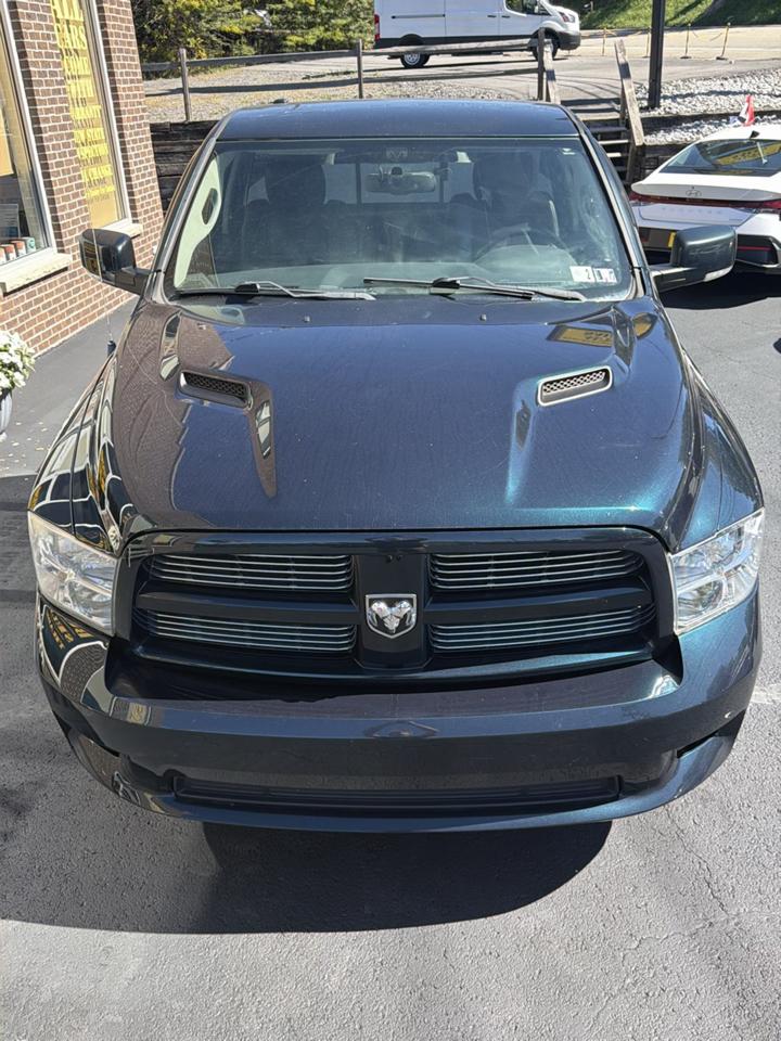 RAM 1500 ST LWB 4WD 2011