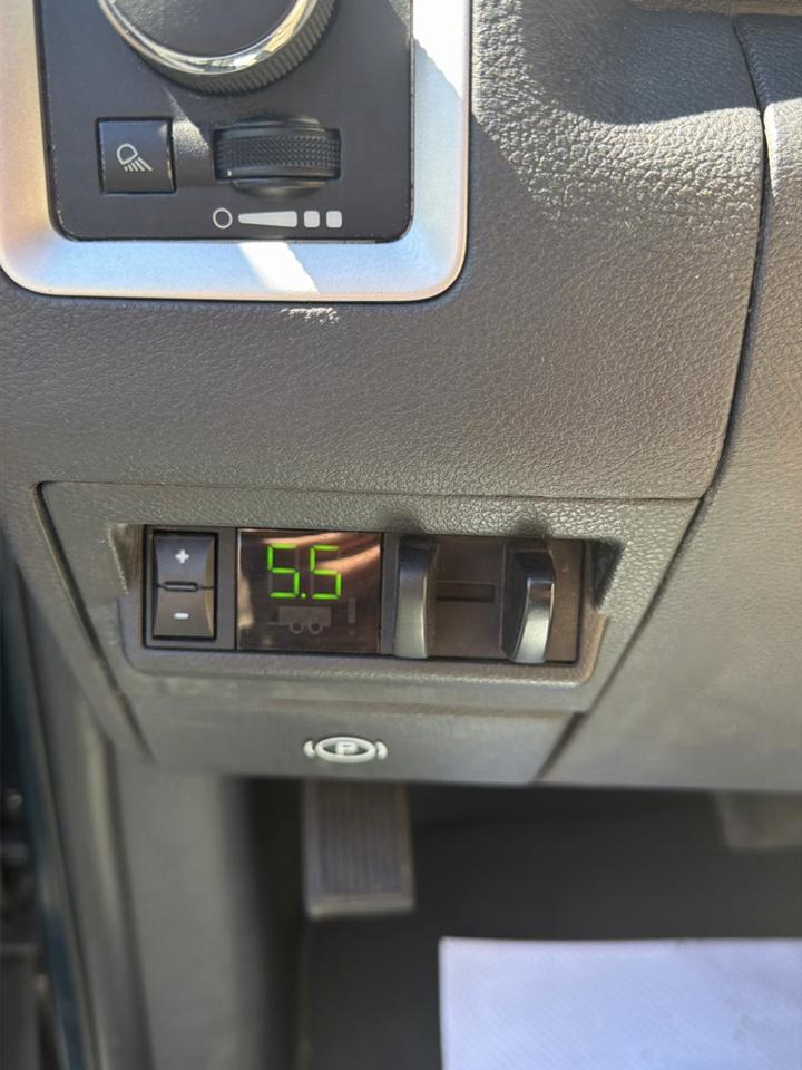 RAM 1500 ST LWB 4WD 2011