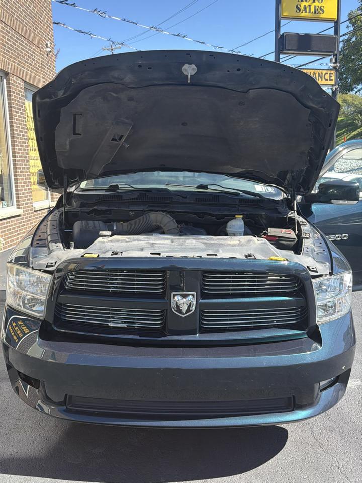RAM 1500 ST LWB 4WD 2011