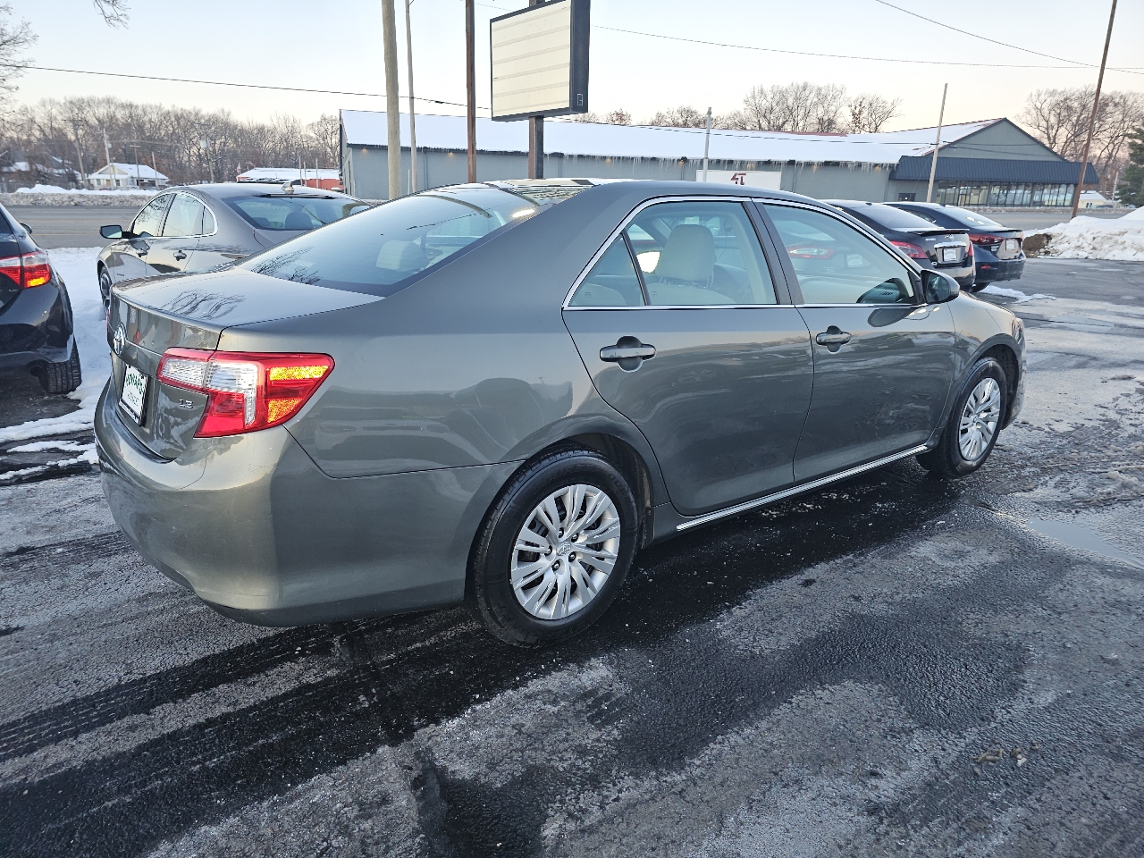 Toyota Camry 4dr Sdn LE Auto 2014