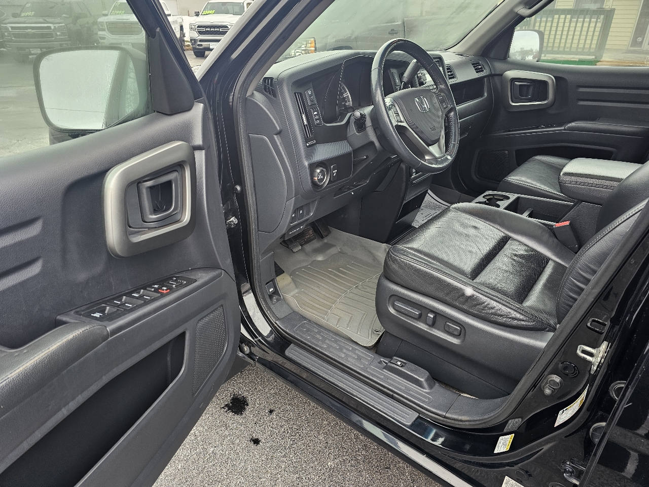 Honda Ridgeline RTL w/ Navigation 2011