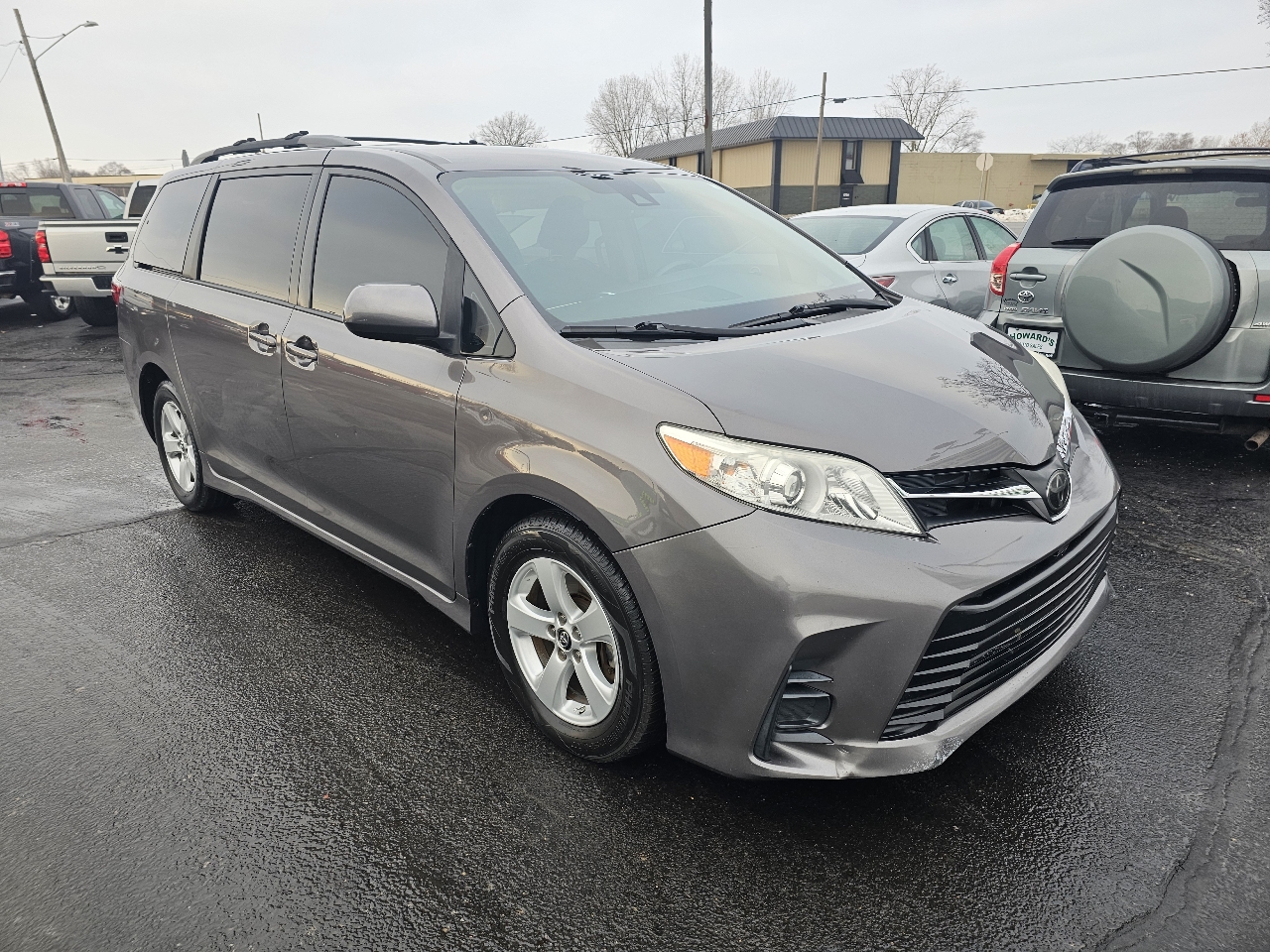 Toyota Sienna LE 8-Passenger 2018