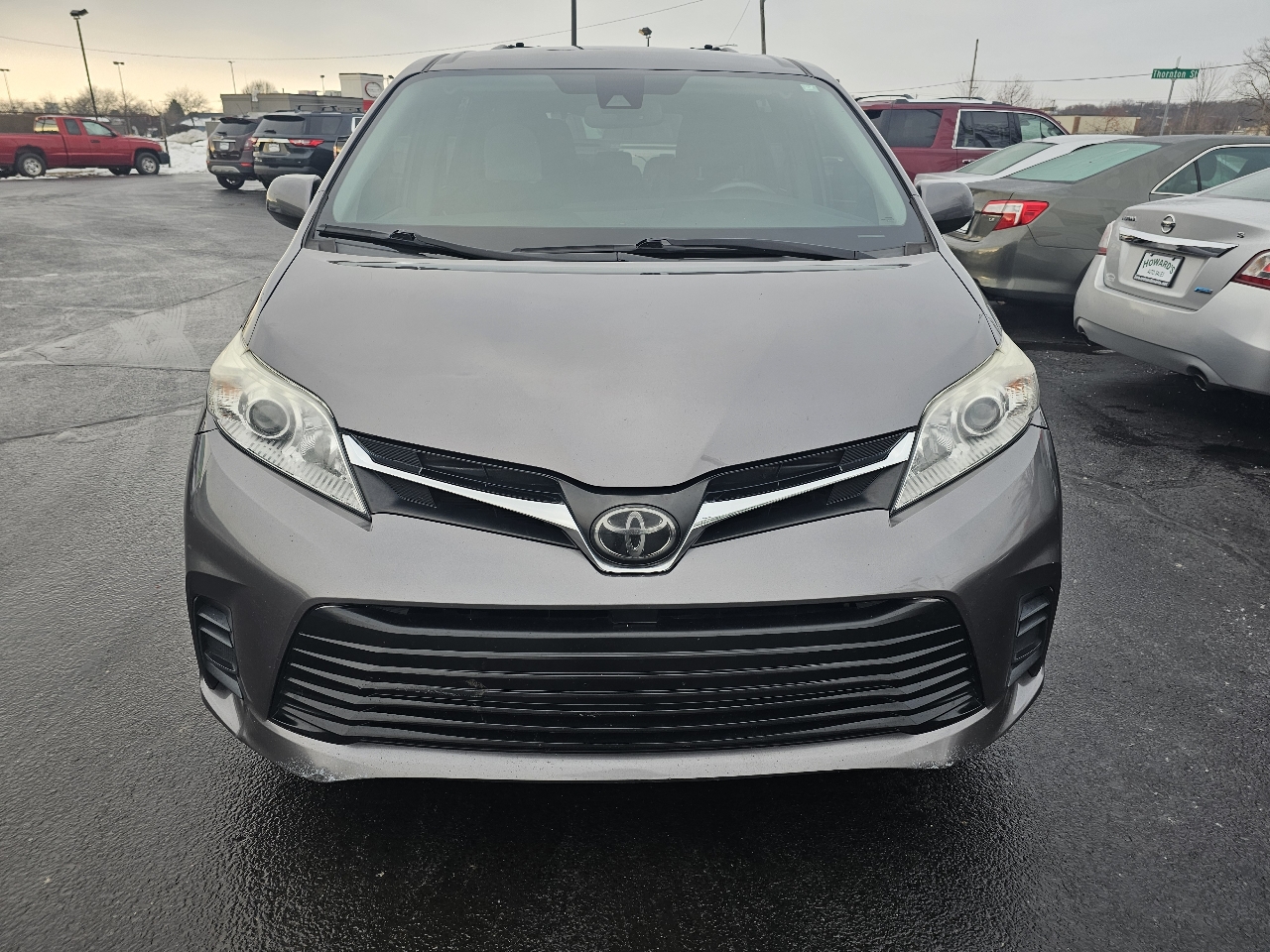 Toyota Sienna LE 8-Passenger 2018
