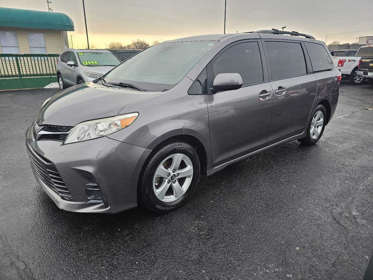 Toyota Sienna LE 8-Passenger 2018