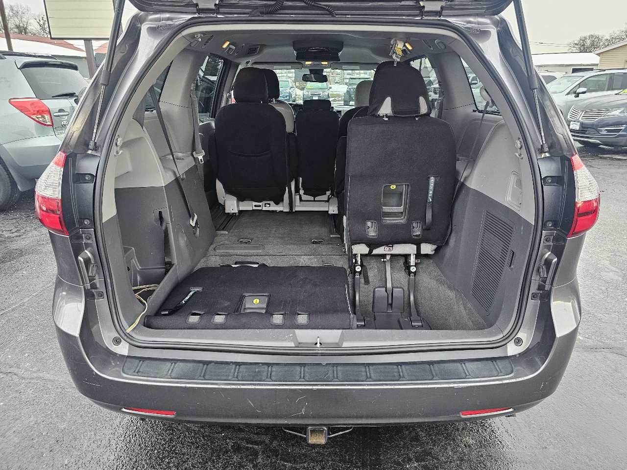 Toyota Sienna LE 8-Passenger 2018