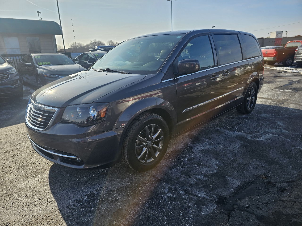 Chrysler Town & Country S 2015