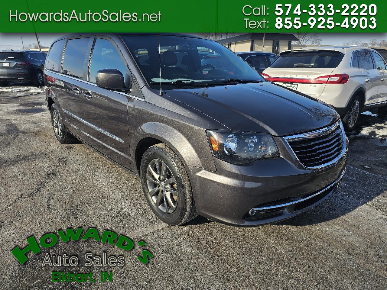 Chrysler Town & Country S 2015