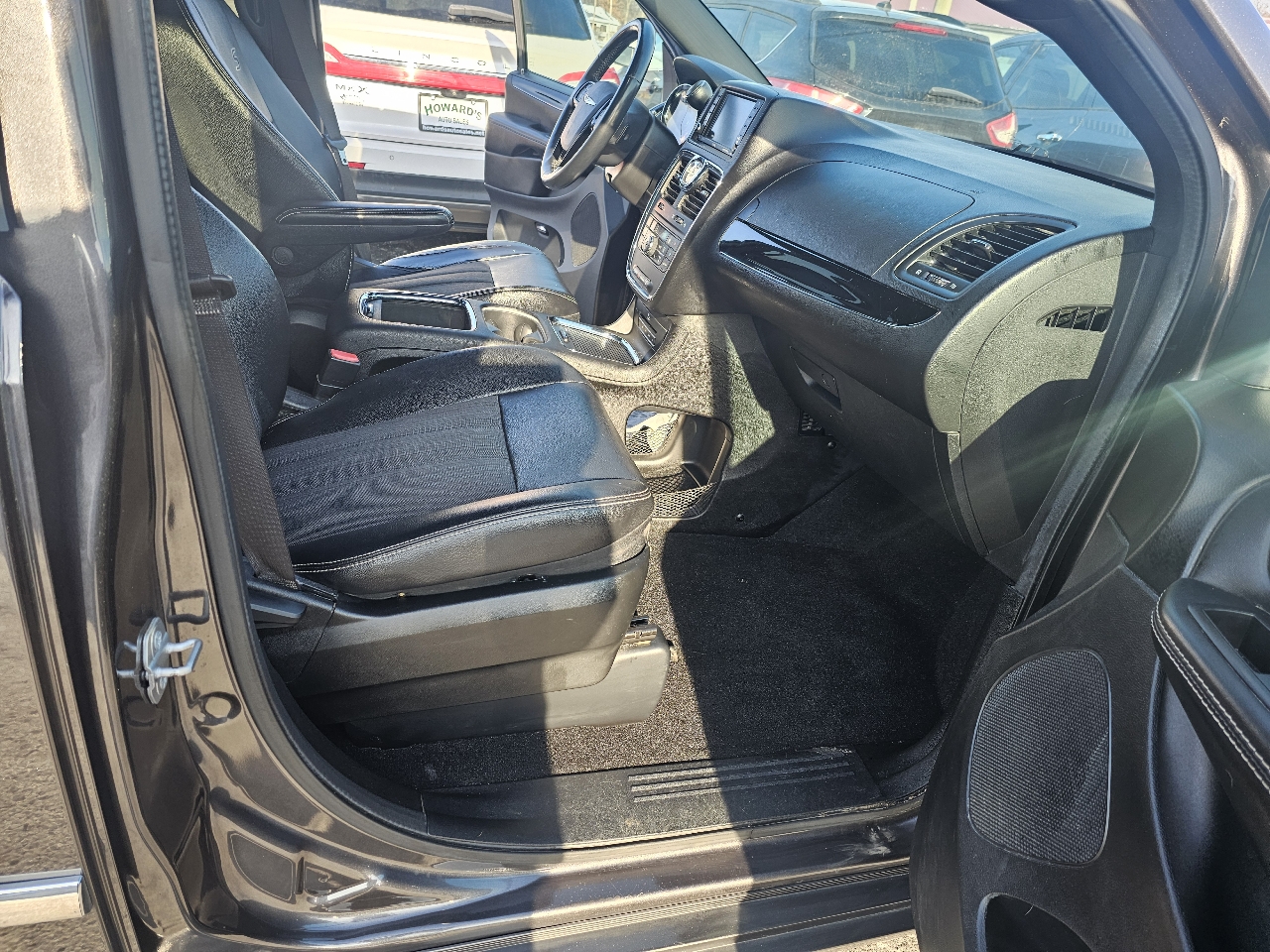 Chrysler Town & Country S 2015