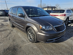 2015 Chrysler Town & Country 