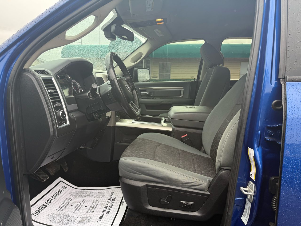 RAM 1500 SLT Crew Cab SWB 4WD 2015