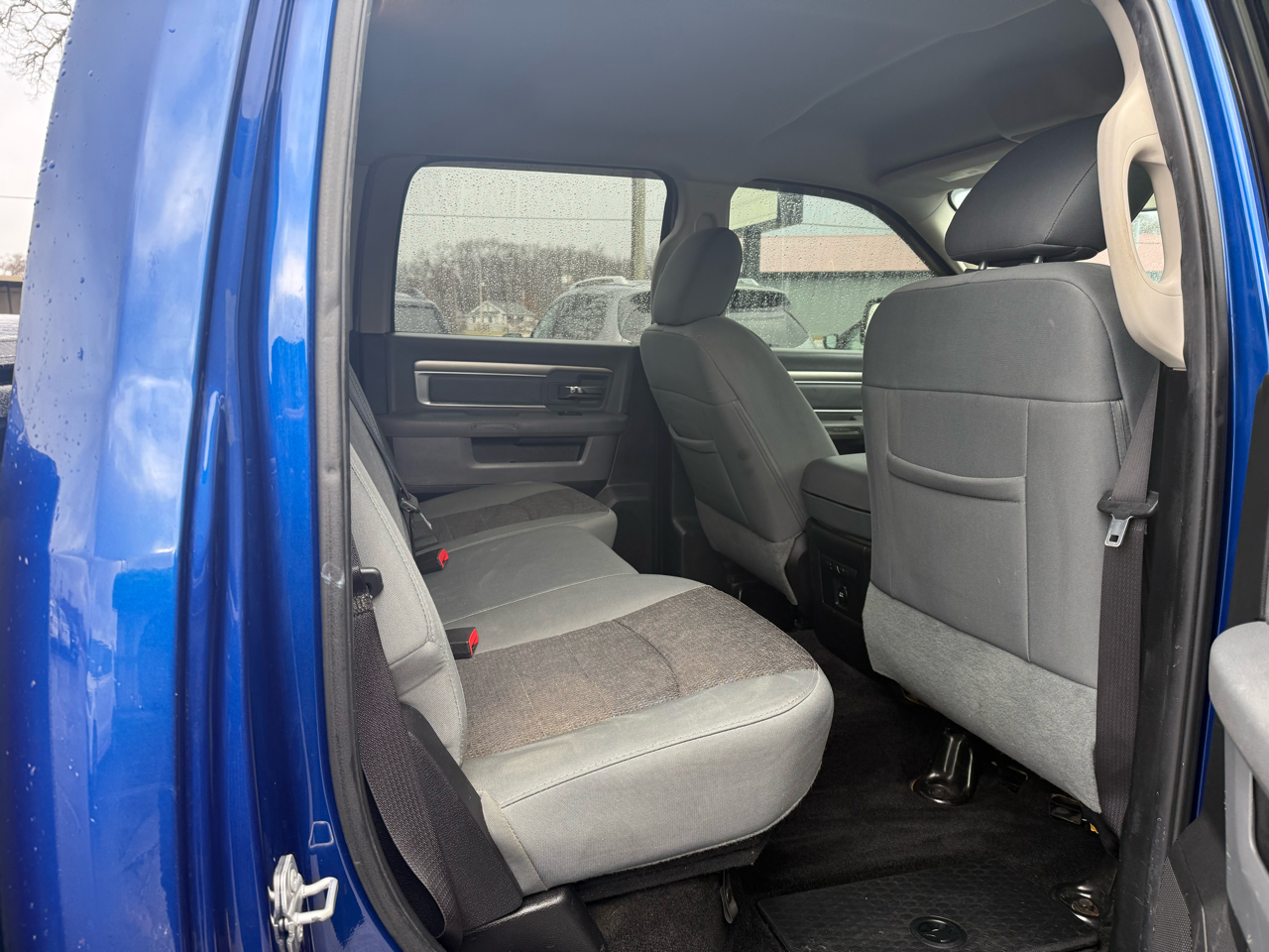 RAM 1500 SLT Crew Cab SWB 4WD 2015