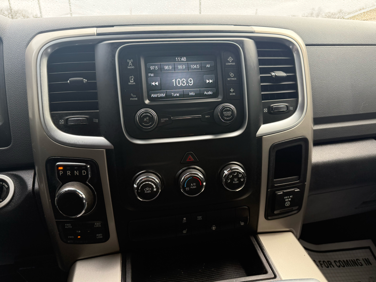 RAM 1500 SLT Crew Cab SWB 4WD 2015