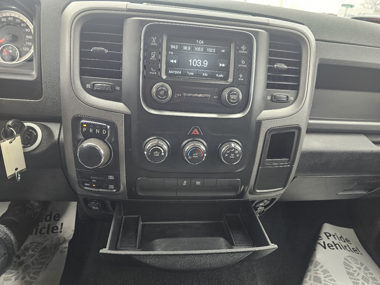 RAM 1500 Tradesman Quad Cab 4WD 2018