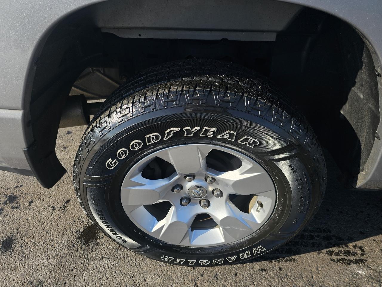 RAM 1500 Big Horn Quad Cab 4WD 2020