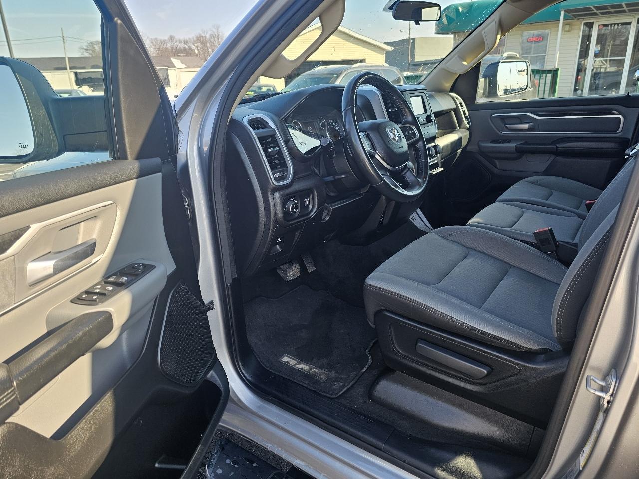 RAM 1500 Big Horn Quad Cab 4WD 2020