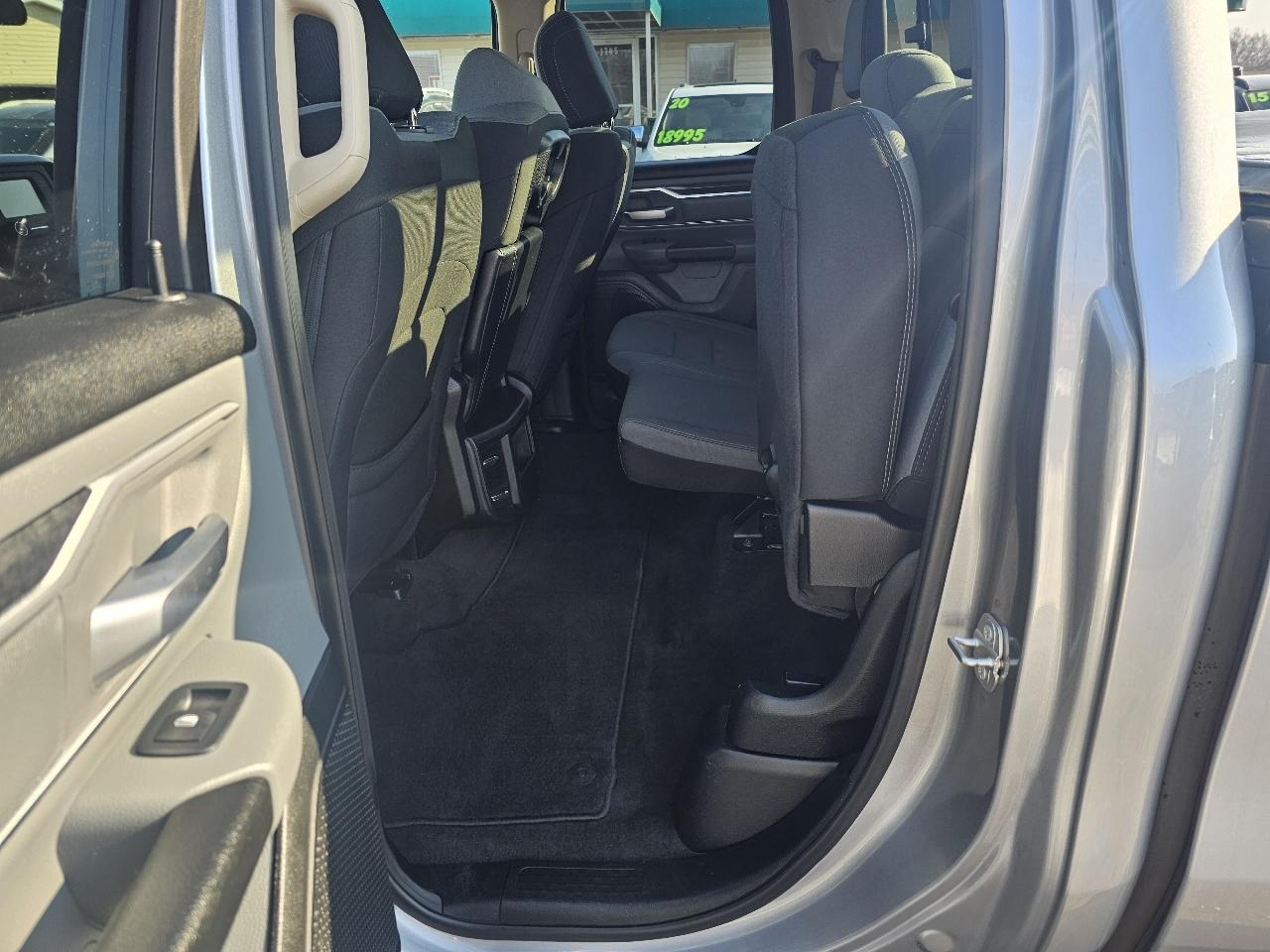 RAM 1500 Big Horn Quad Cab 4WD 2020