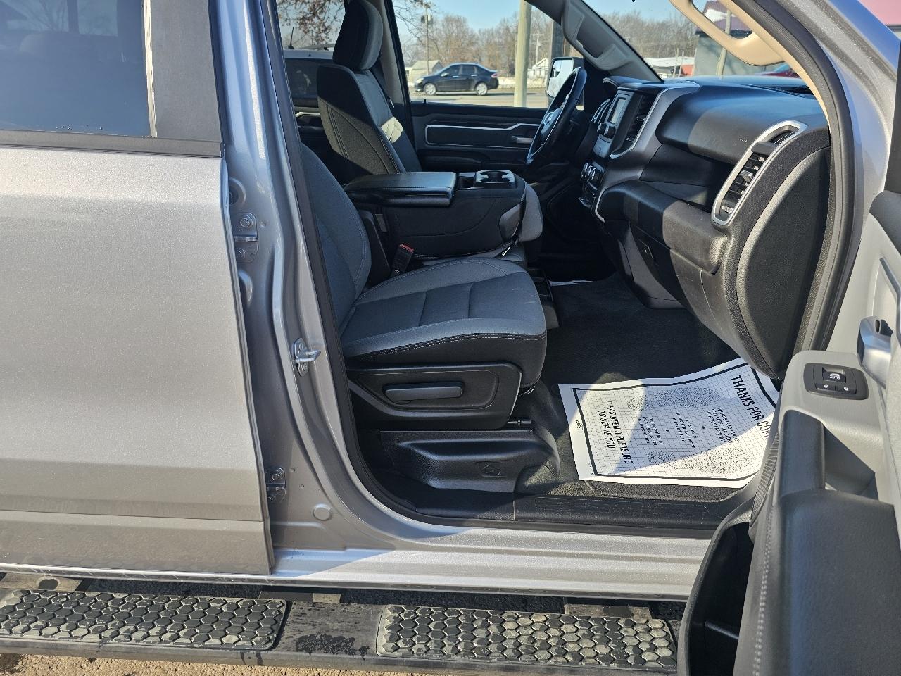 RAM 1500 Big Horn Quad Cab 4WD 2020