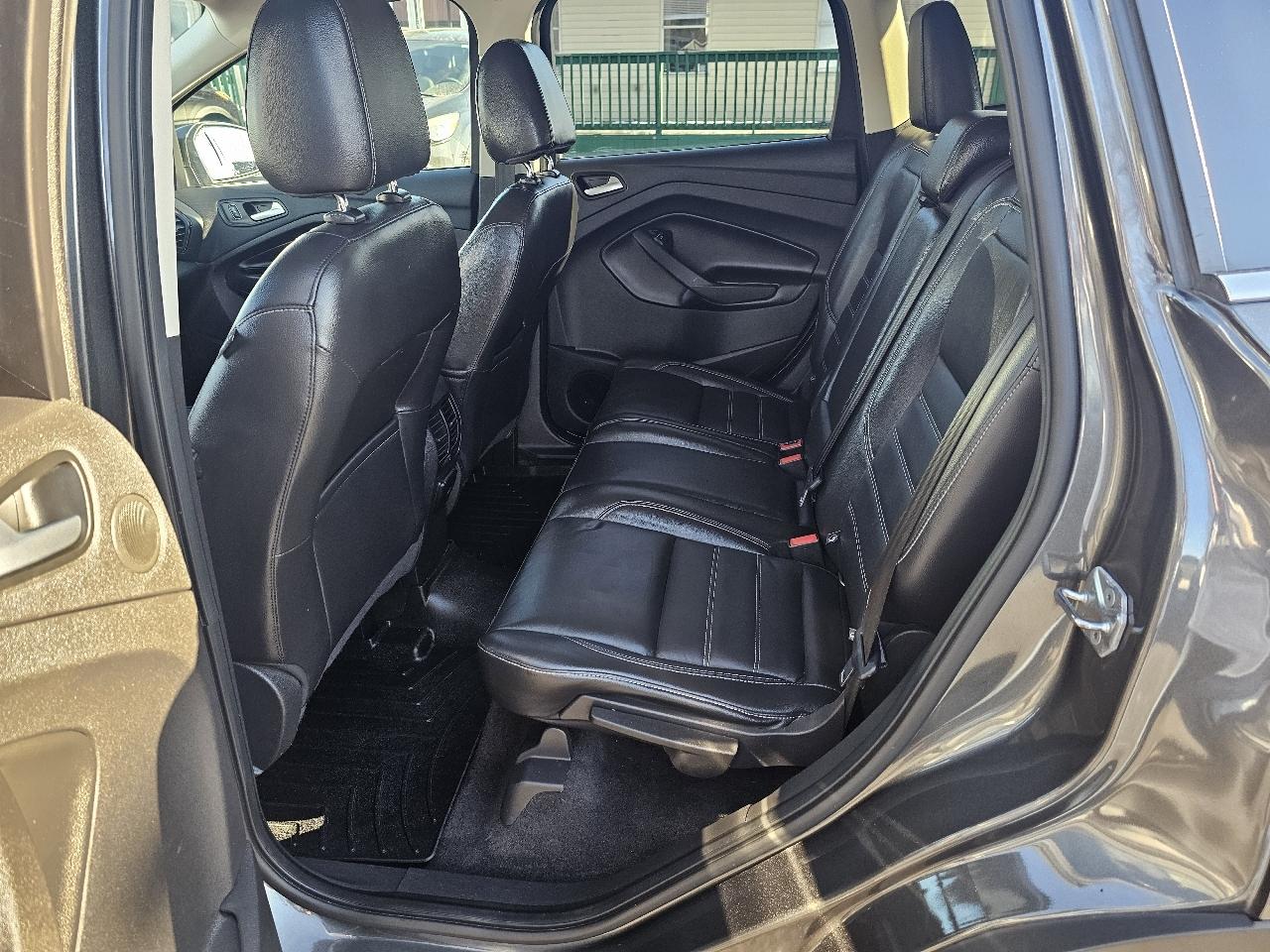 Ford Escape Titanium 4WD 2017