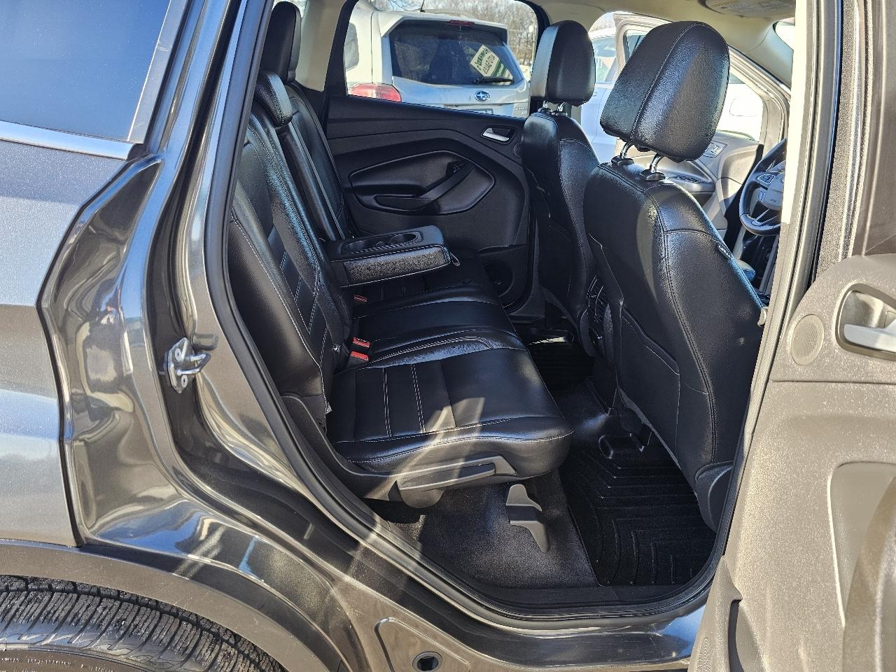 Ford Escape Titanium 4WD 2017