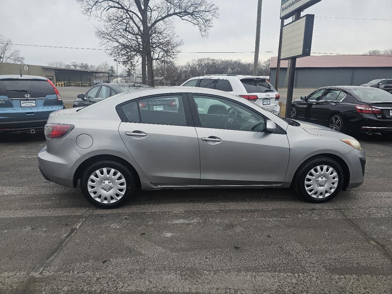 Mazda MAZDA3 i Sport 4-Door 2011