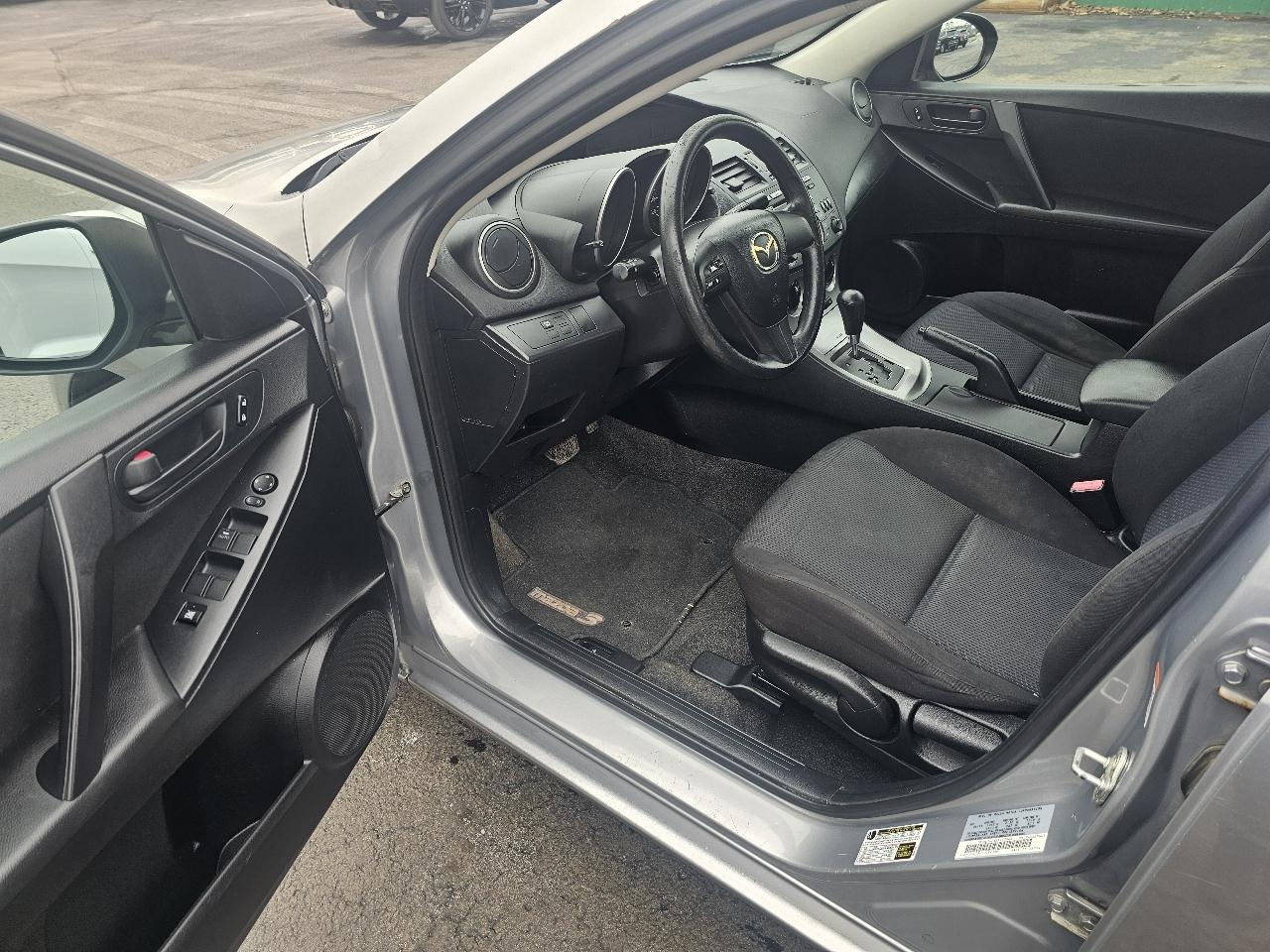 Mazda MAZDA3 i Sport 4-Door 2011