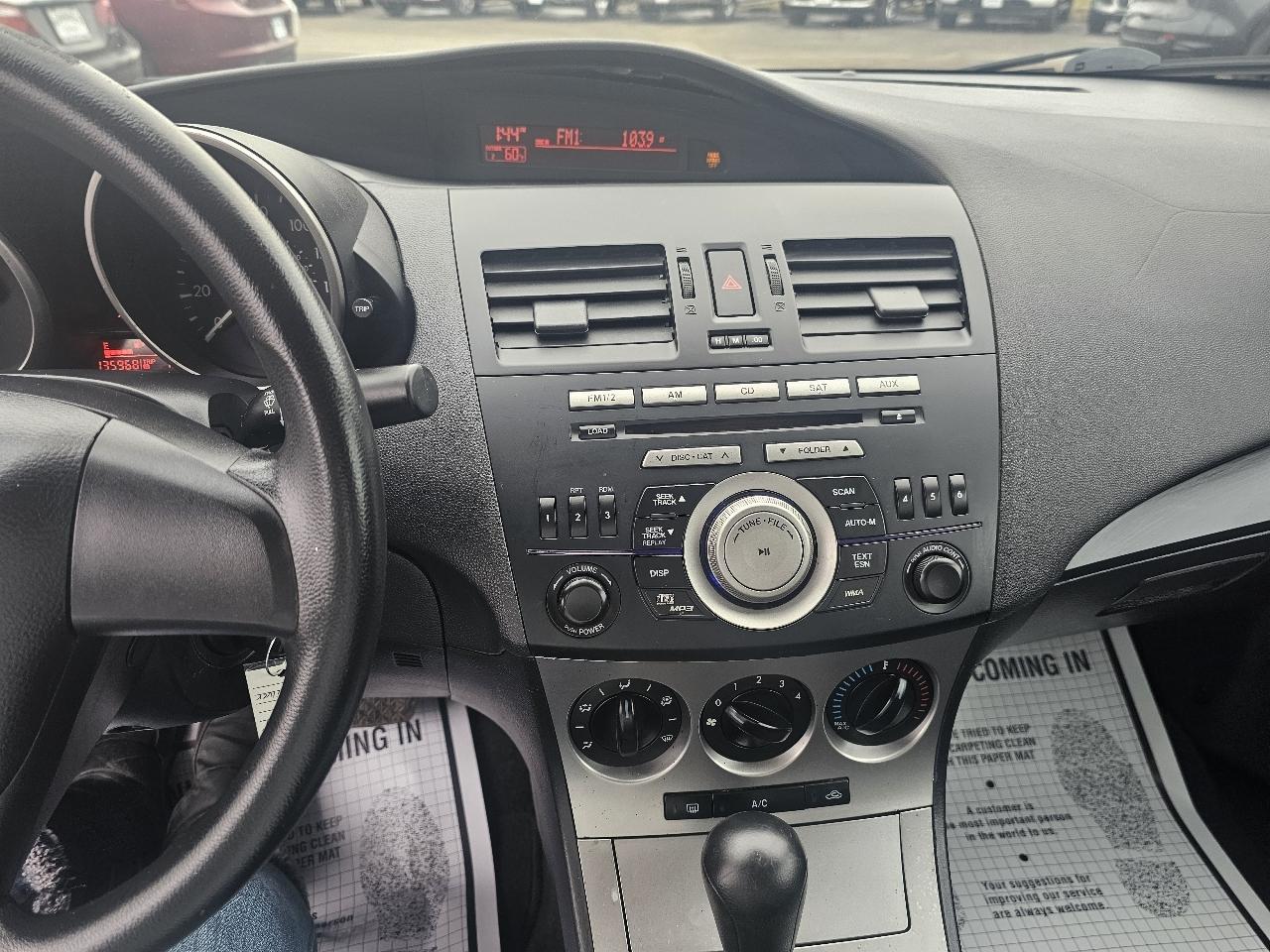 Mazda MAZDA3 i Sport 4-Door 2011