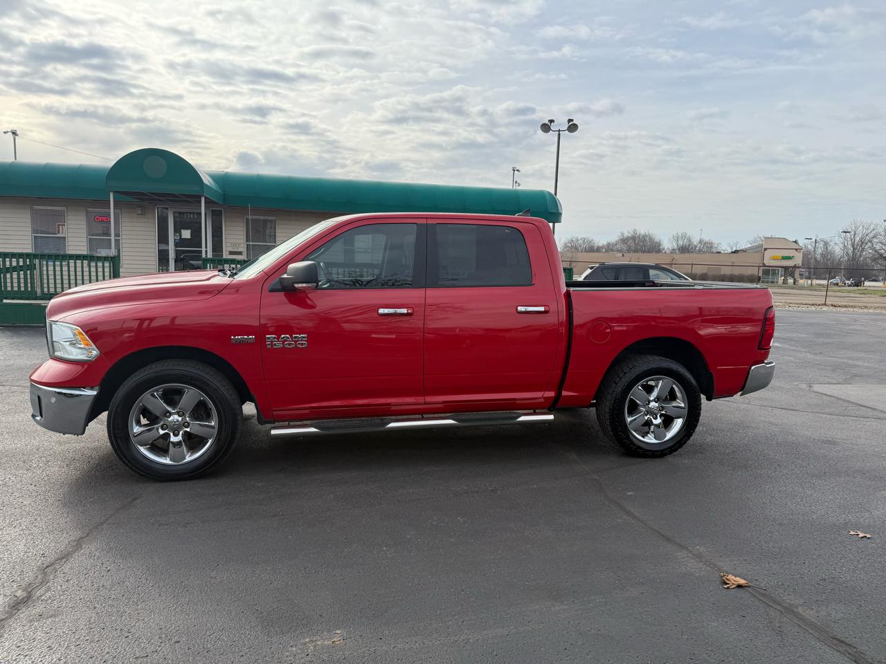 RAM 1500 SLT Crew Cab 4WD SWB 2018