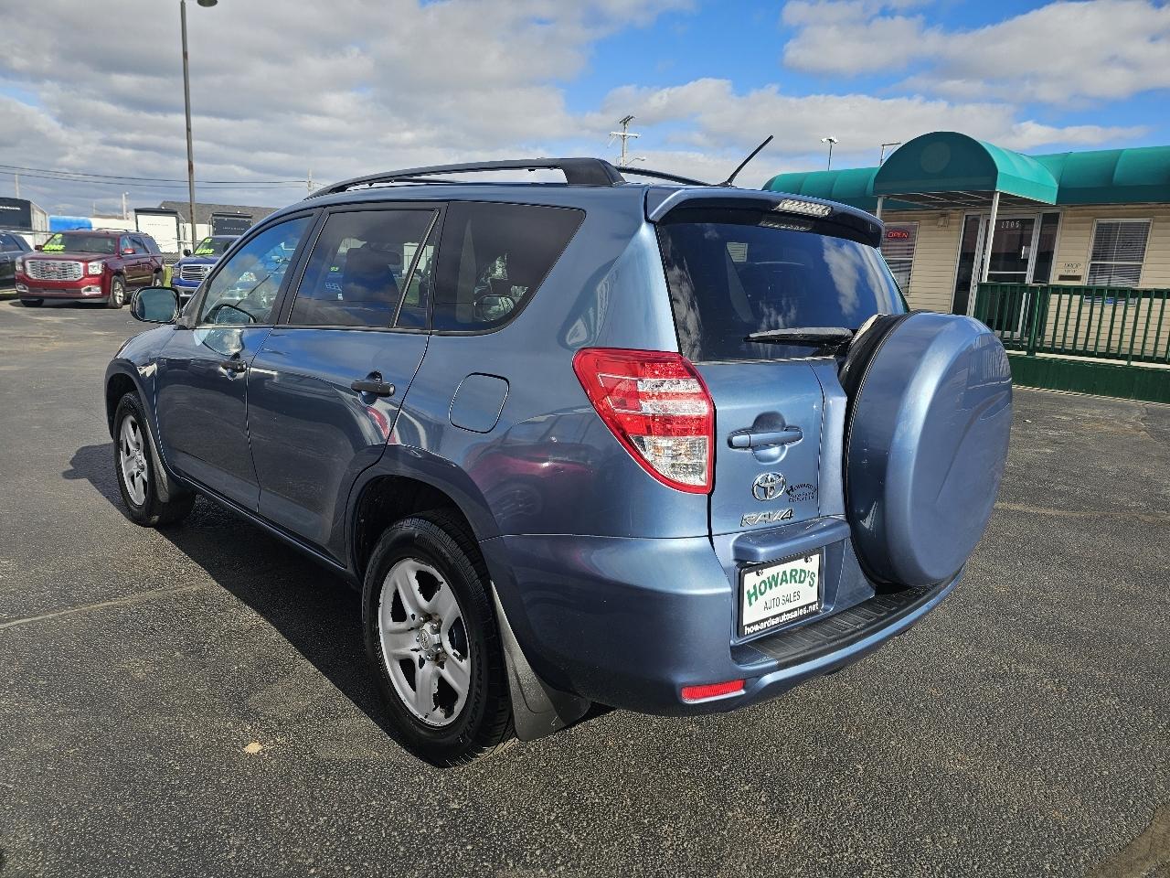 Toyota RAV4 Base I4 4WD 2012
