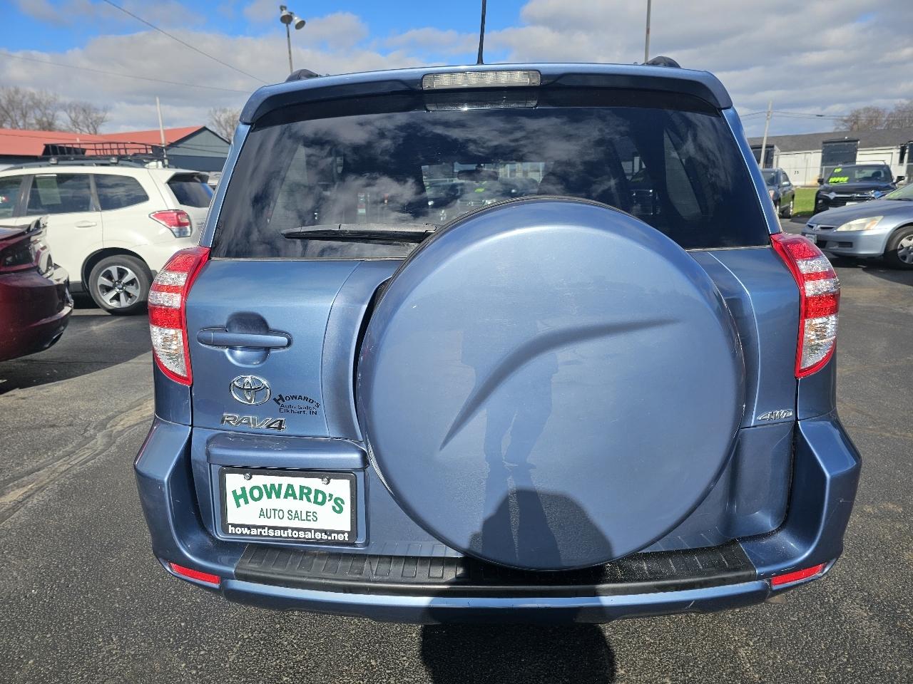 Toyota RAV4 Base I4 4WD 2012