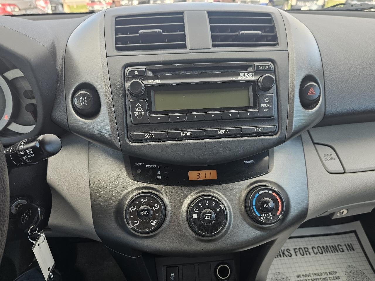 Toyota RAV4 Base I4 4WD 2012