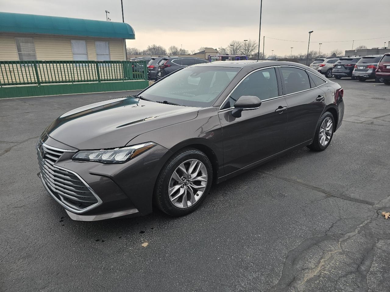 Toyota Avalon XLE 2019