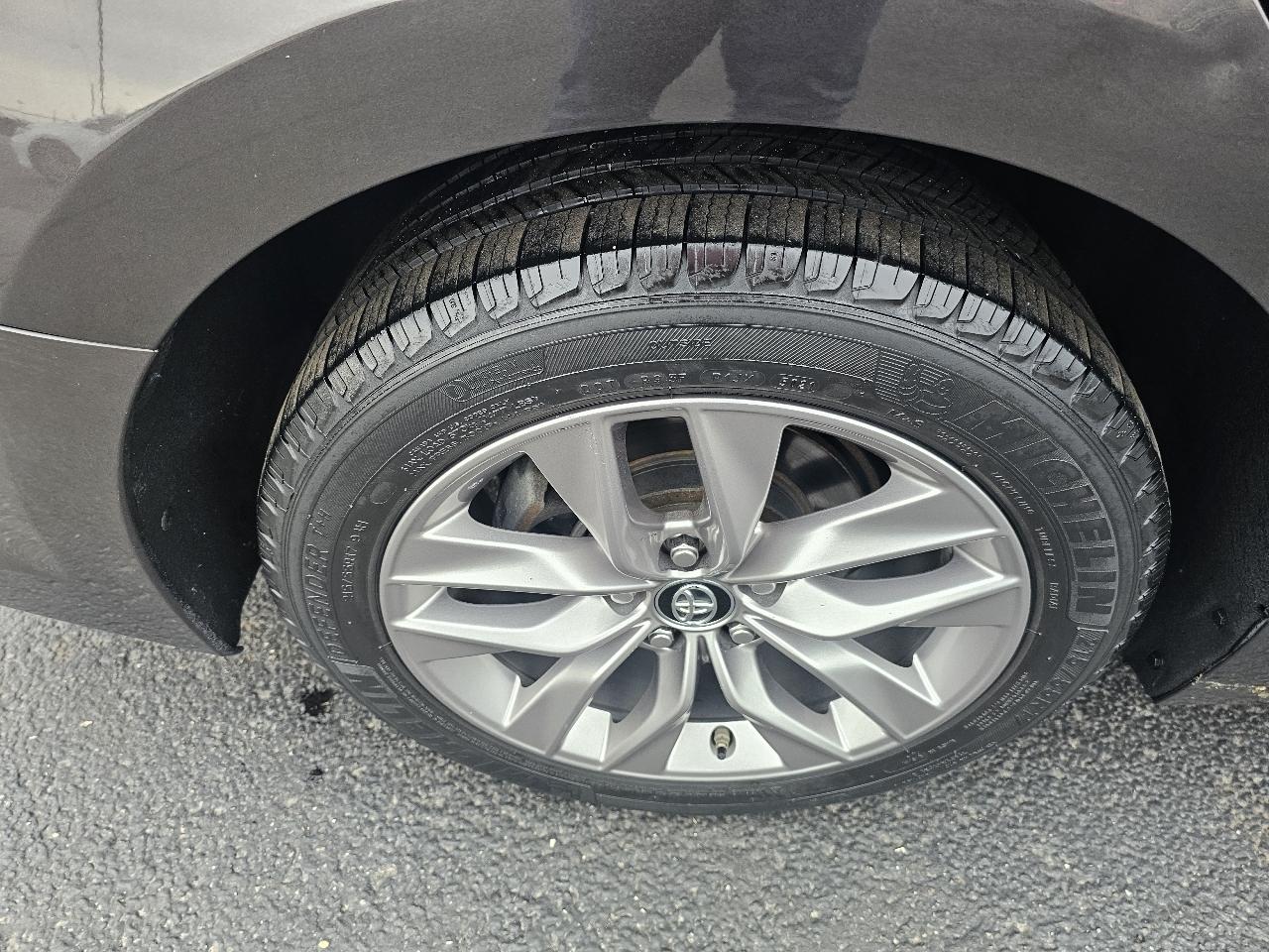 Toyota Avalon XLE 2019